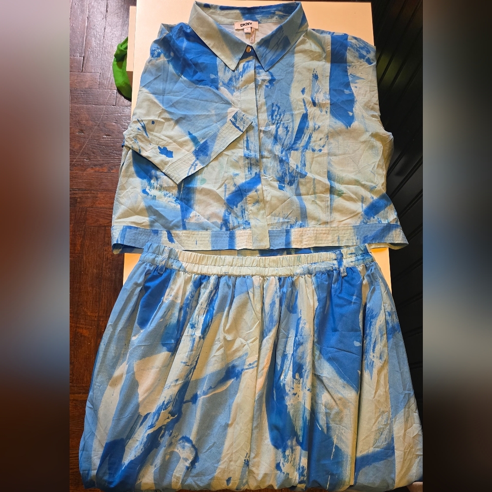 Blue and White Abstract Two-Piece Set